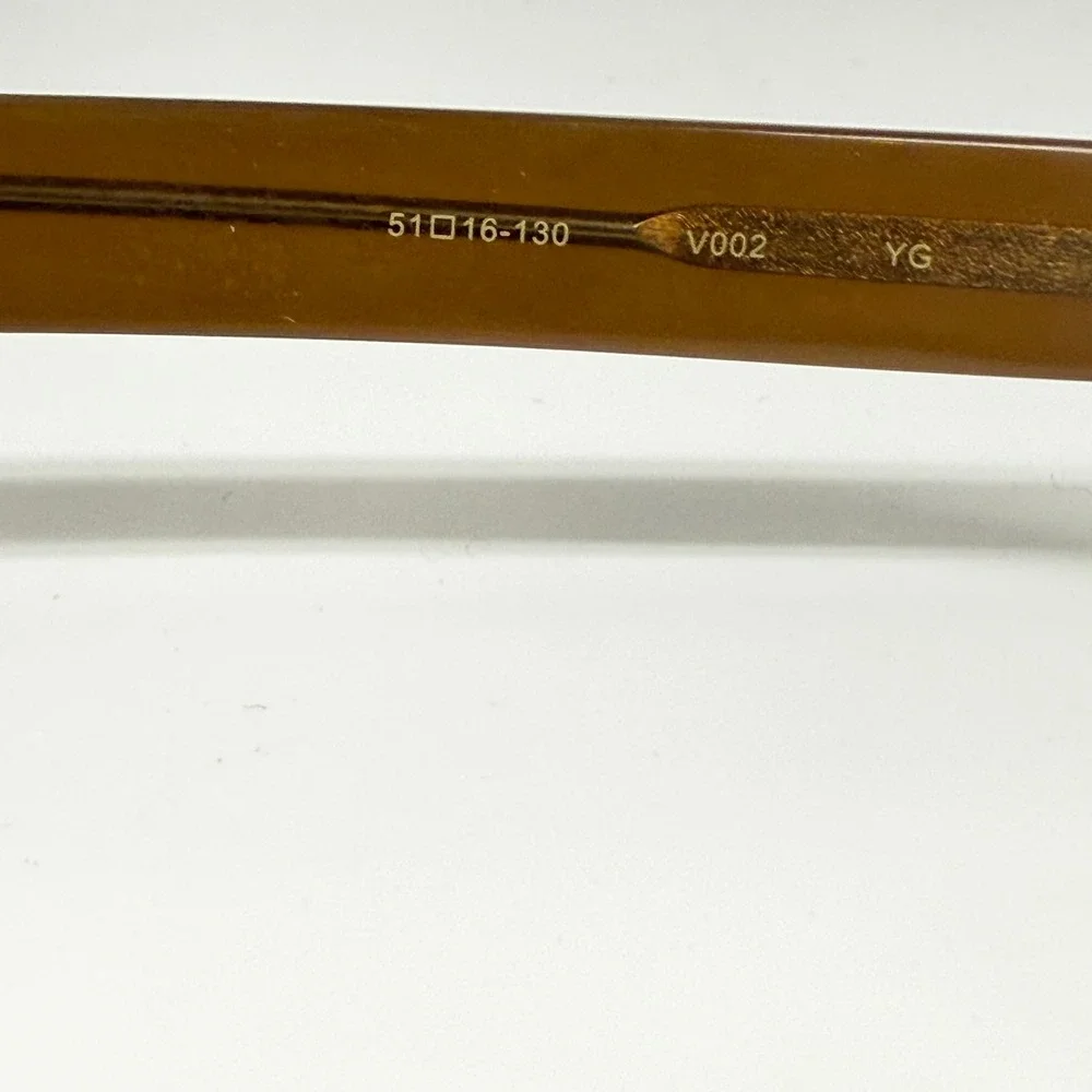 Vera Wang measurements eye